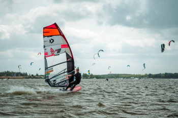 LES 5 MEILLEURS SPOTS DE WINDSURF AUX PAYS-BAS